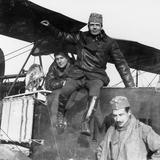 Bild: Die ersten polnischen Luftwaffeninsignien